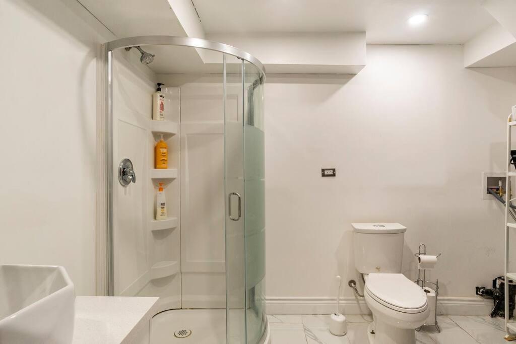Hotel Big Oasis Studio Near Airport Yyz Toronto Exterior foto